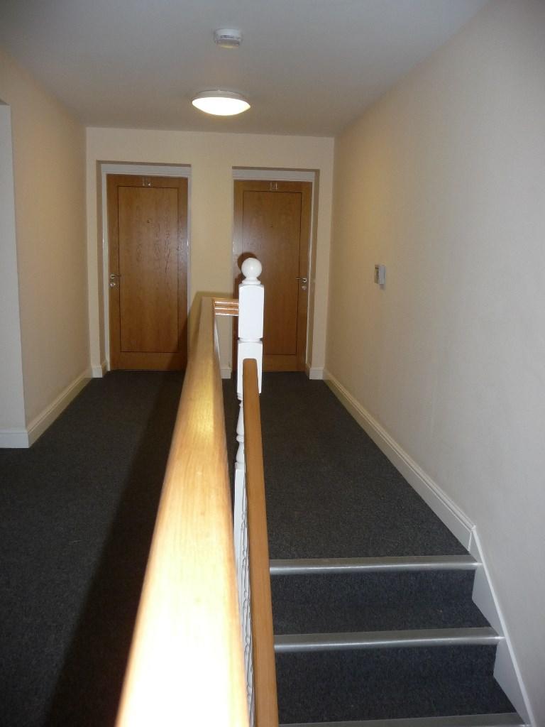 COMMUNAL LANDING