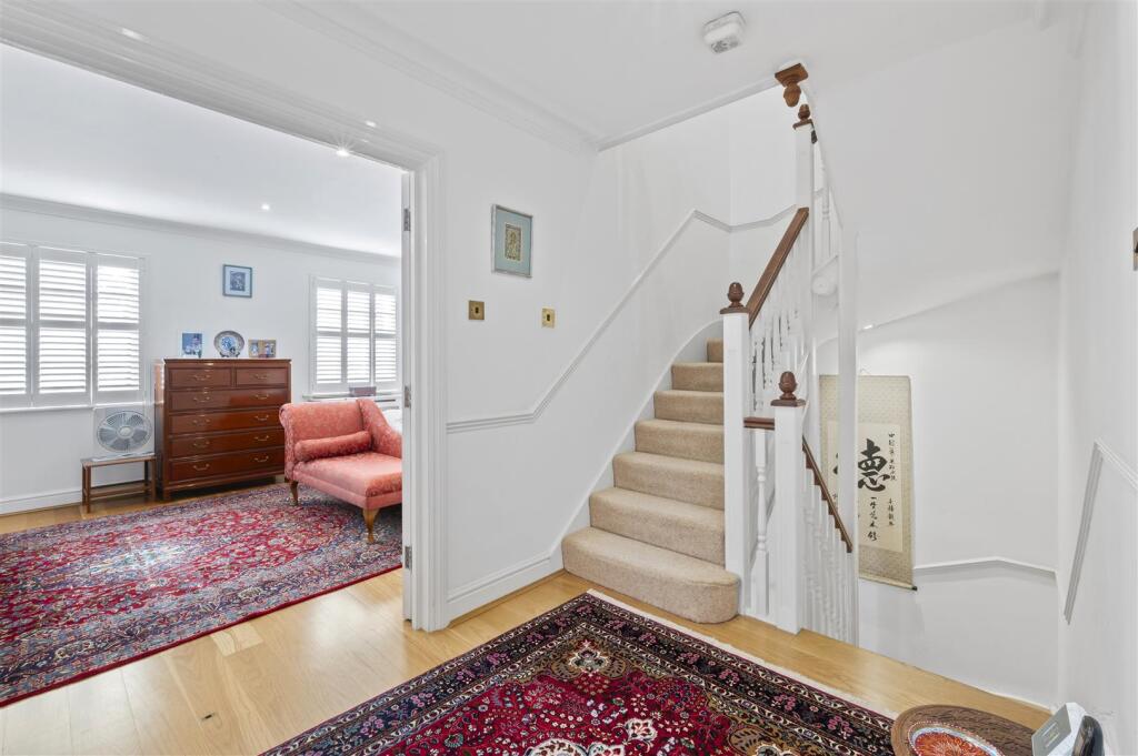 5 Rydon Mews,14.jpg