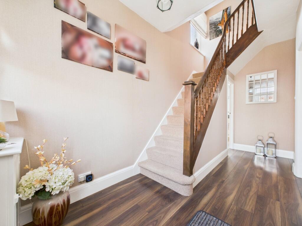 CAM02195G0-PR0092-STILL002