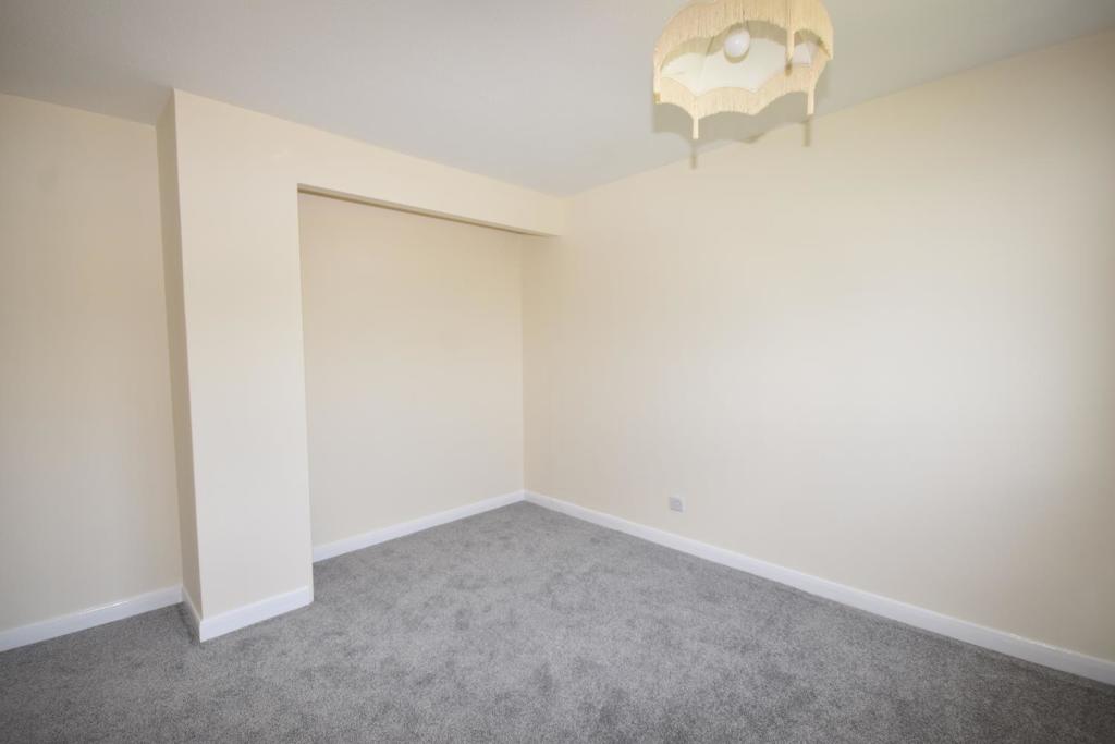 Bedroom 1.JPG