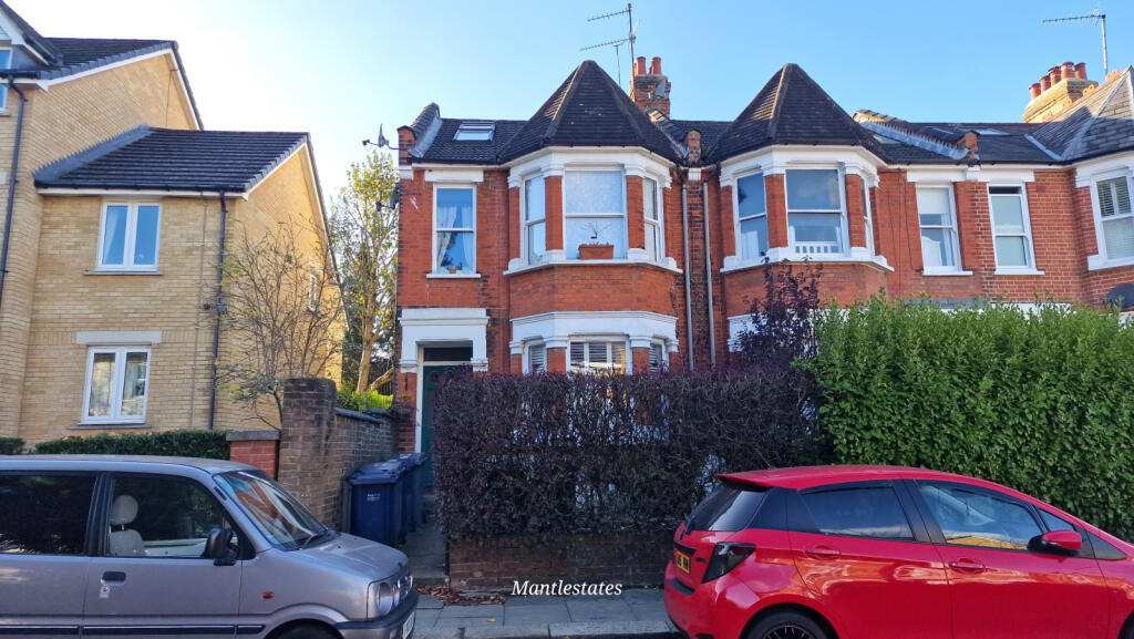 3 BEDROOM - Split Level Upper Duplex Conversion w