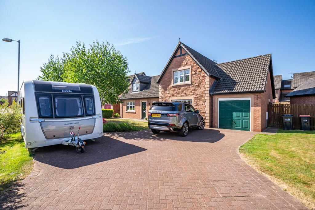 4 Haining Avenue, Dumfries, DG1 3FY - Braidwoods S