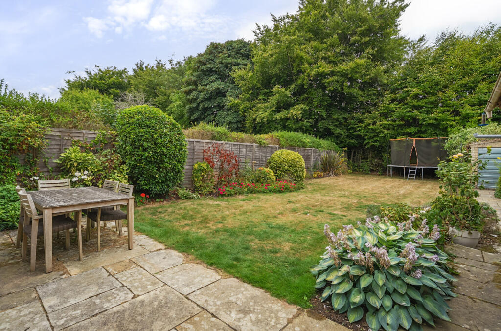 1343910-7-68a5e28...