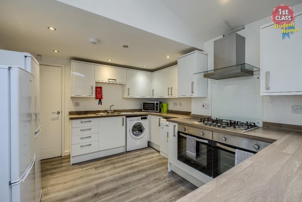 Kitchen/ Living Room