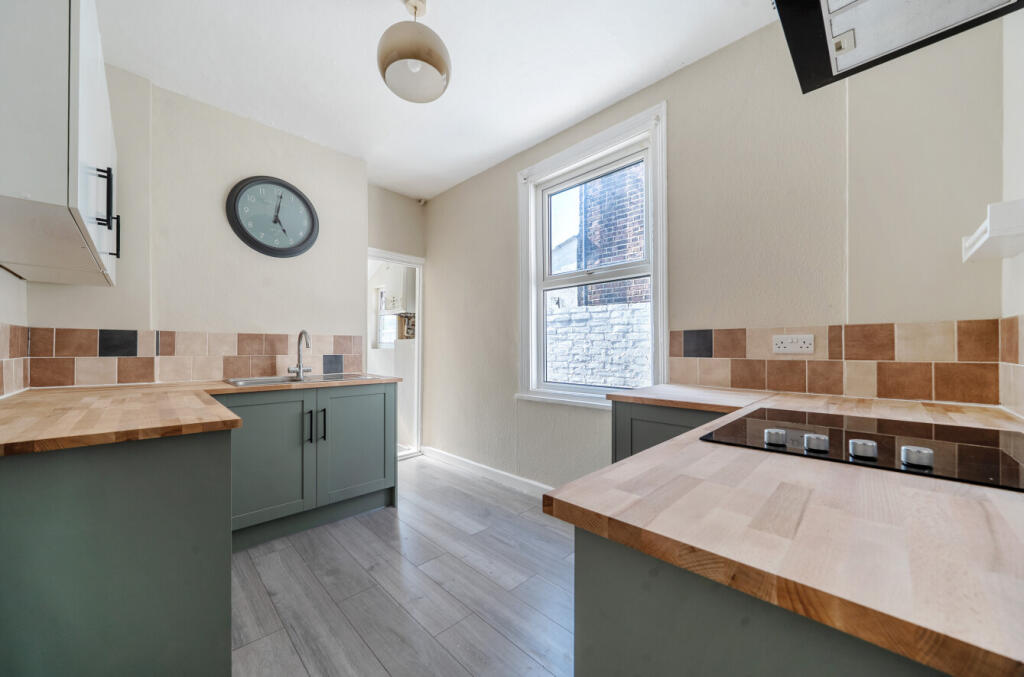 1331671-5-6883c52...