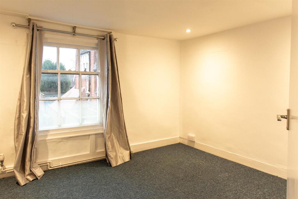 151a High St - Bedroom 2.jpg