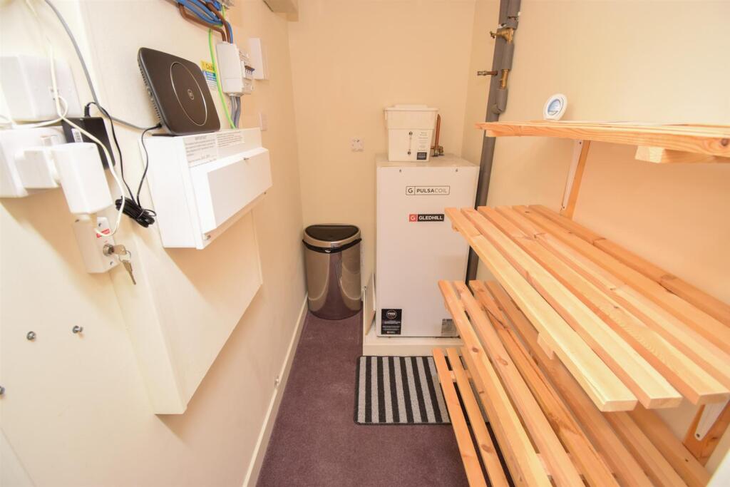 CUPBOARD.jpg