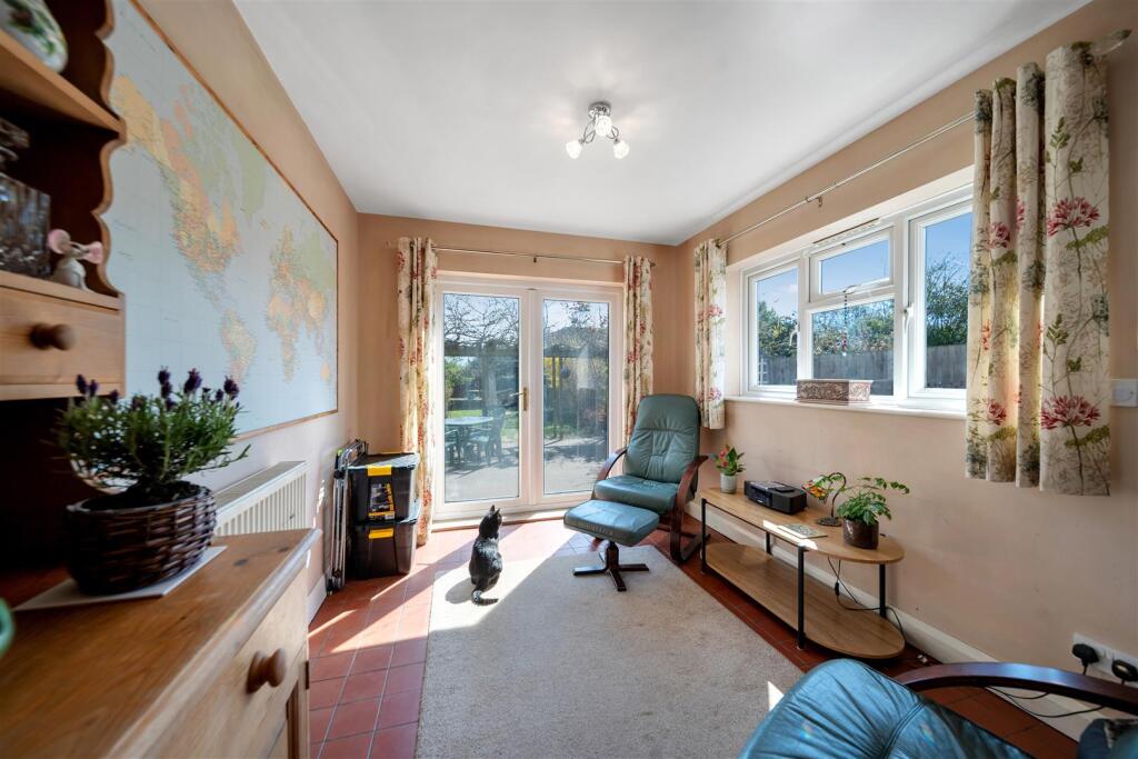 294 Sidegate Lane-42.jpg