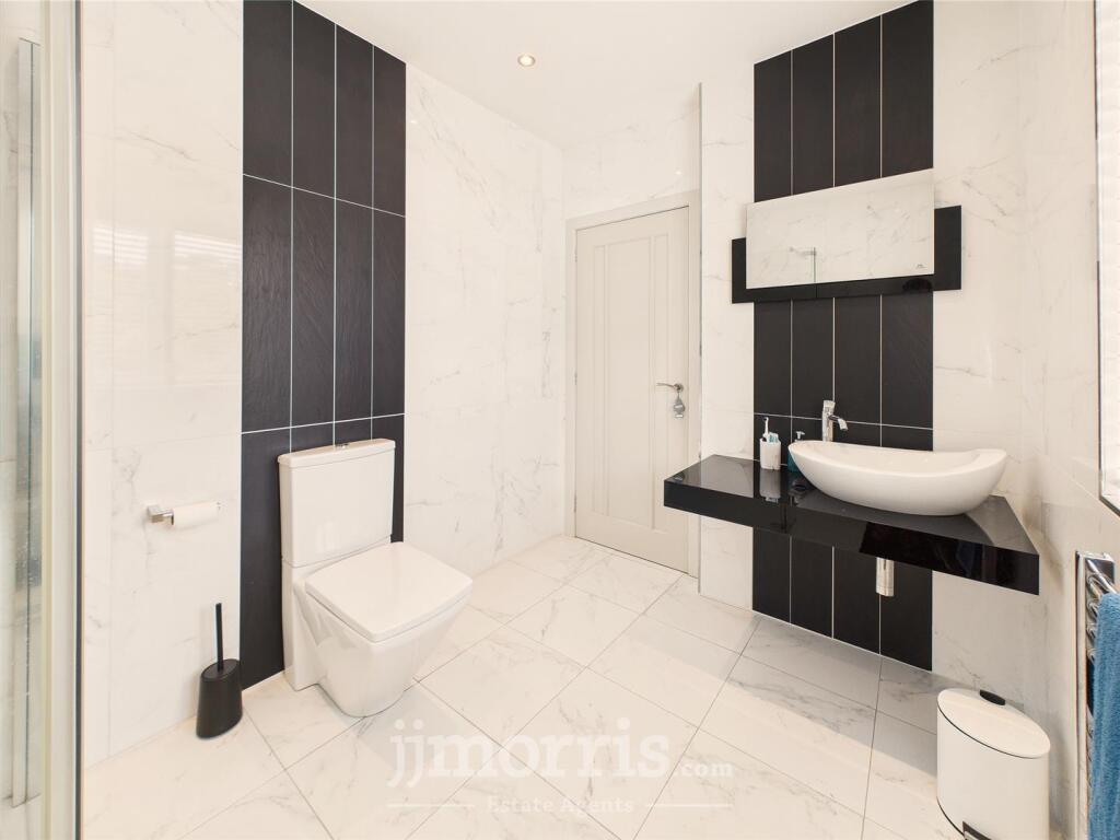 En Suite Shower Room