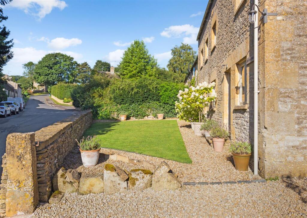 77235_Parkers Cottage Naunton (7).jpg