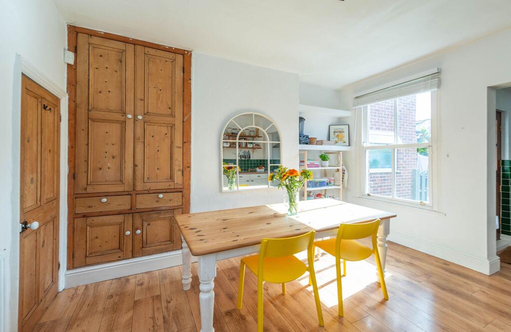 KITCHEN, DINER AND LIVING ROOM