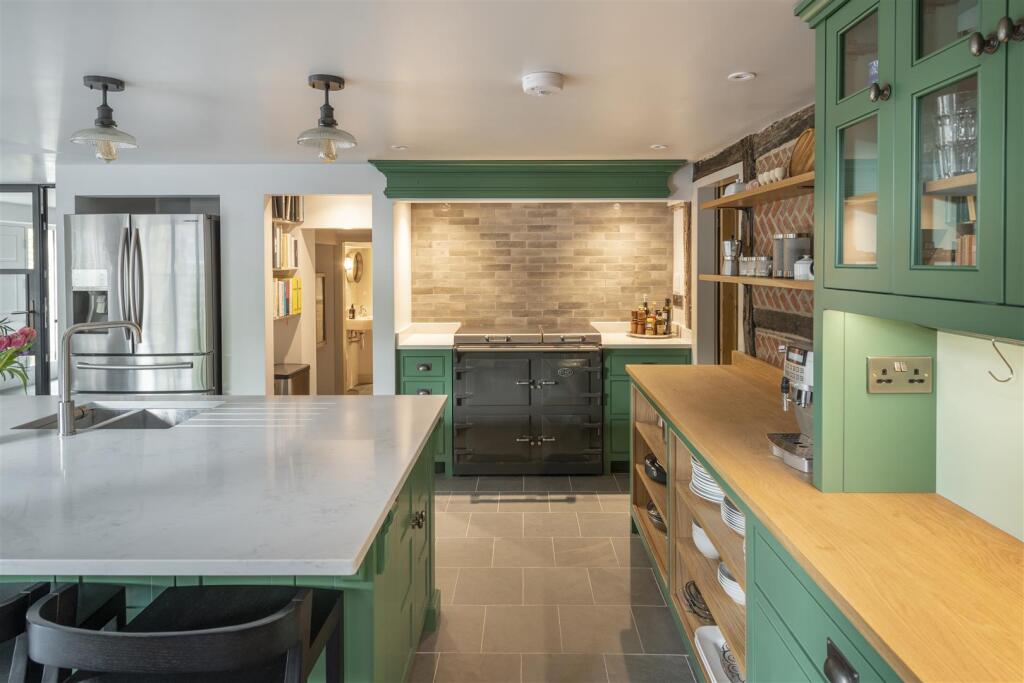 Kitchen / Dining Room