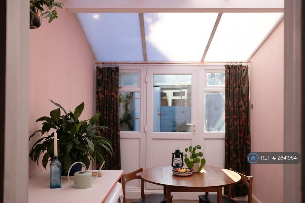 The Sunny Garden Room