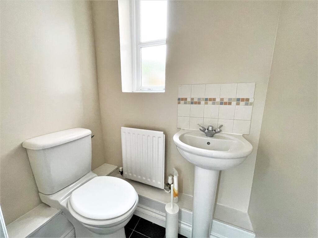 Cloakroom/wc