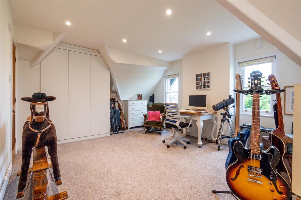 Bedroom 4 Aspect 3.jpg