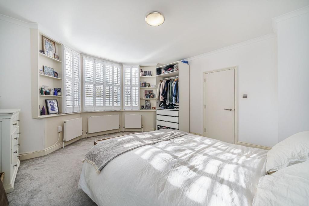 Bedroom.JPG