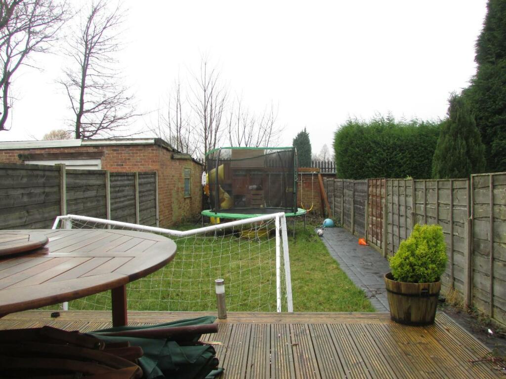 HibbertCres38gdn.JPG
