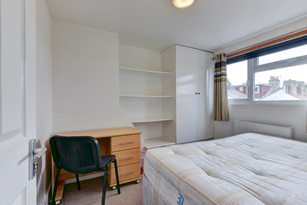99 Brading Road Bedroom 6