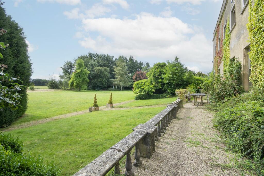 240821BroughtonHall-1008.jpg