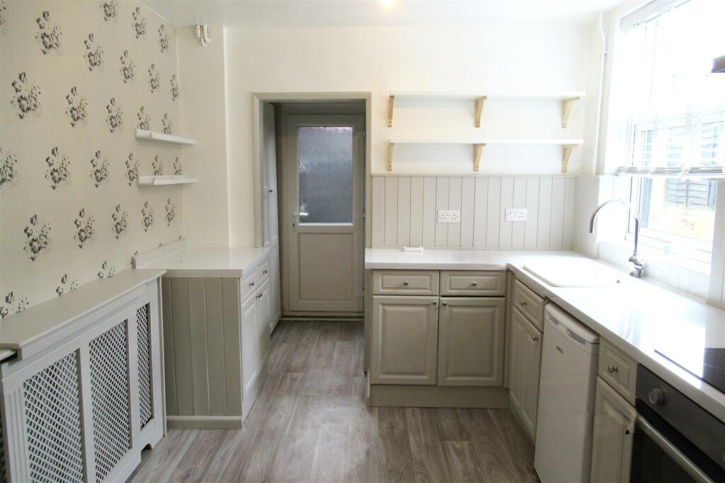 IMG_0390 - KITCHEN.JPG