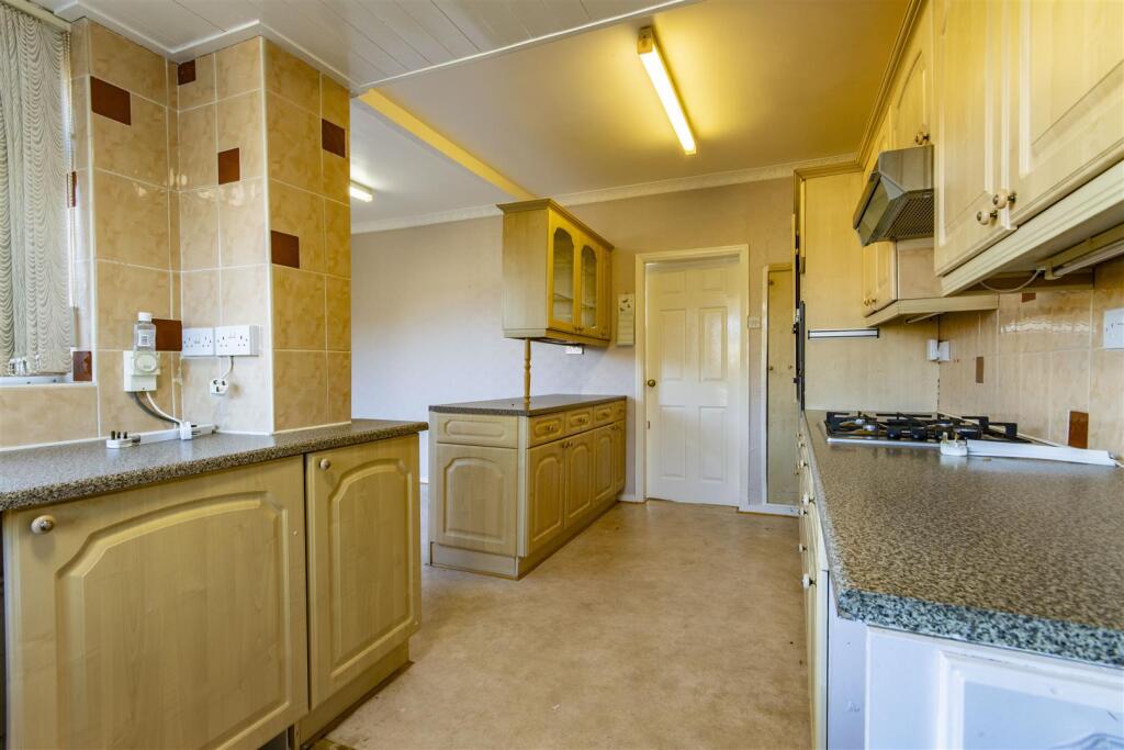 'L' Shaped Kitchen/Diner