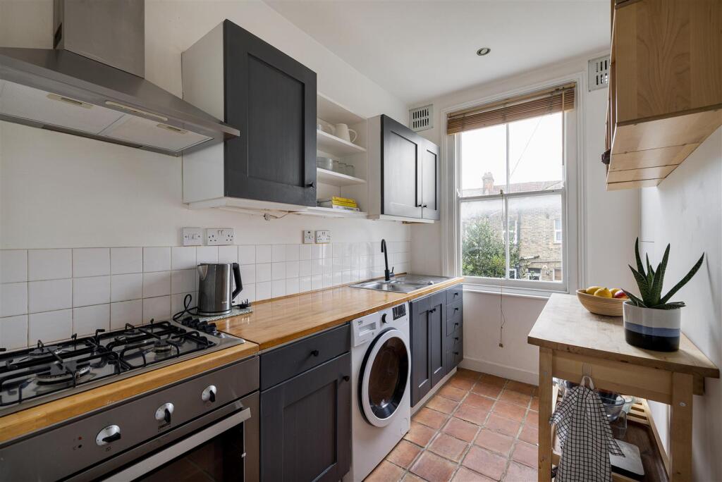 Lawton Road, E10