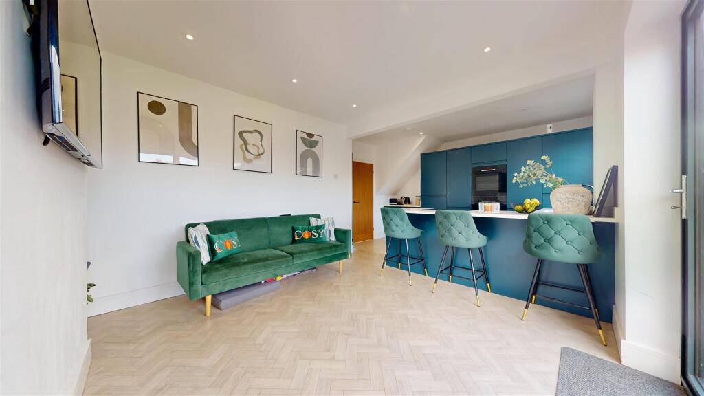 Heron Grove Kitchen Diner