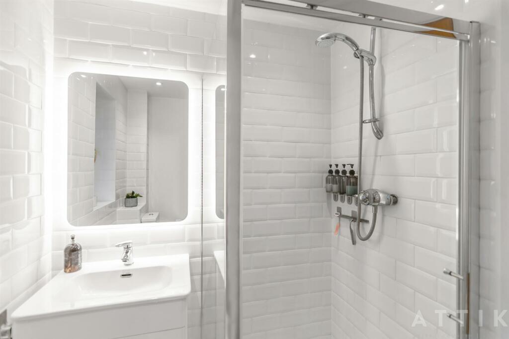 93 Dukes Drive Halesworth IP19 8TJ (15).jpg