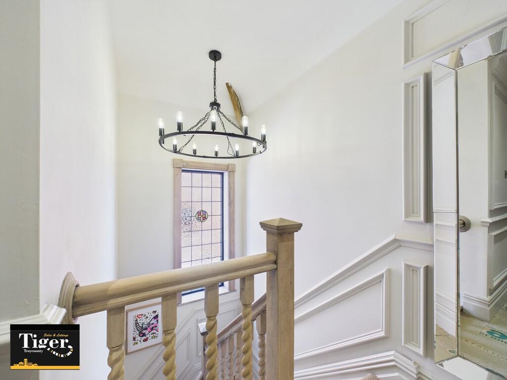 CAM02176G0-PR0557...