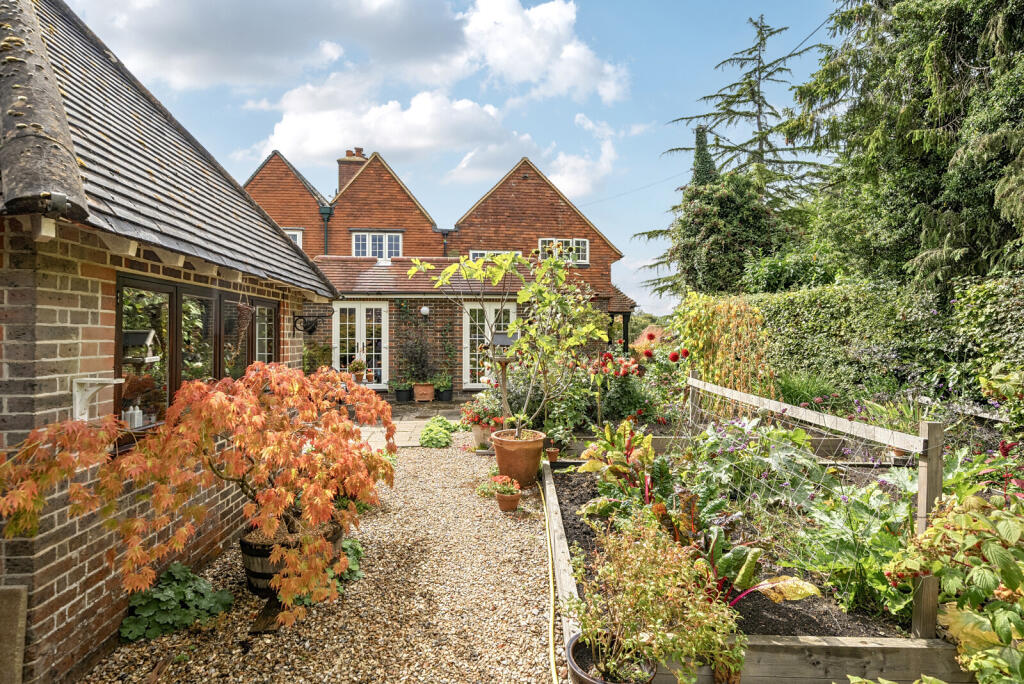 1344161-6-68b0a5c...