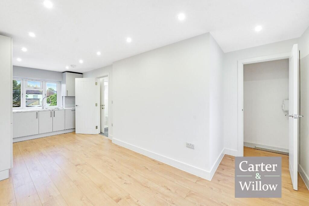 Kitchen/reception 