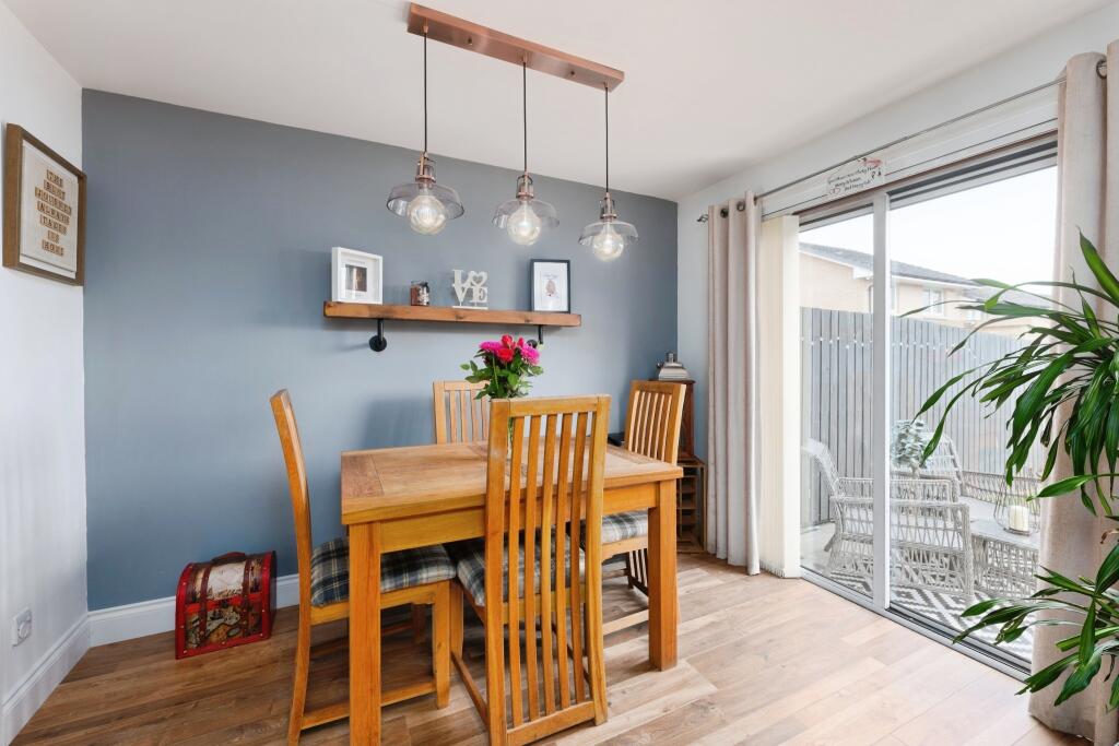 Kitchen / Dining
