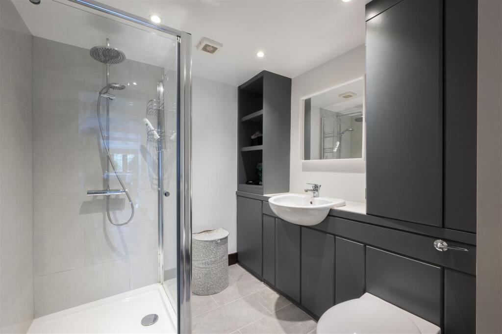 30 Cottenham Park Road,56.jpg