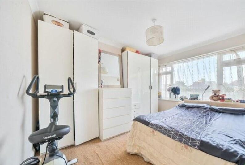 42 Orchard Close - 11.jpg