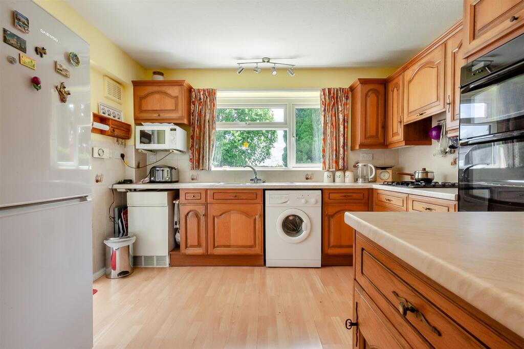 8599861-interior14