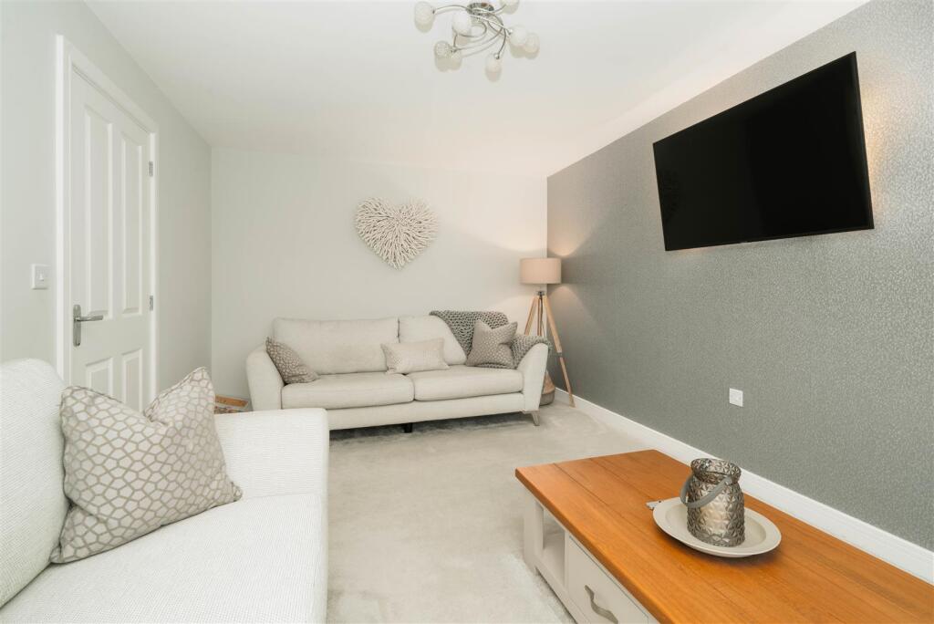Living Room-3.jpg