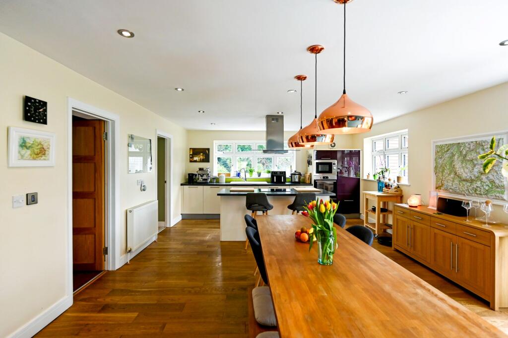 Kitchen / Breakfast / Dining