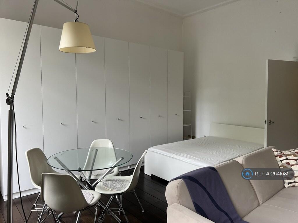 Living Area - Sleeping Space
