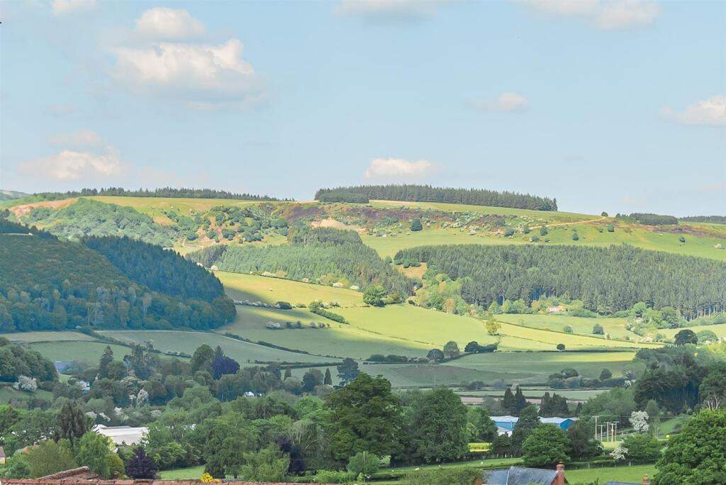 70 Rocke's Meadow, Knighton-30.jpg