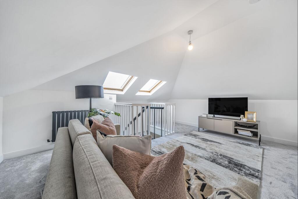 Flat 10 Ignatious House 17-19 Northbrook Road, Lewisham, London SE13 5QT