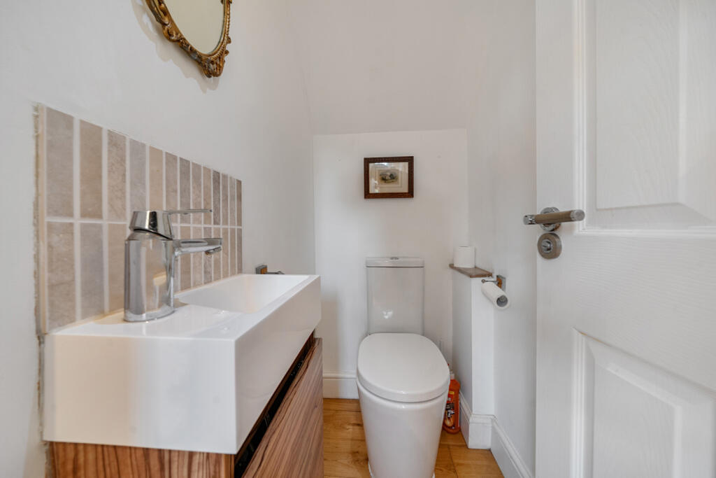 Ground Floor Wc