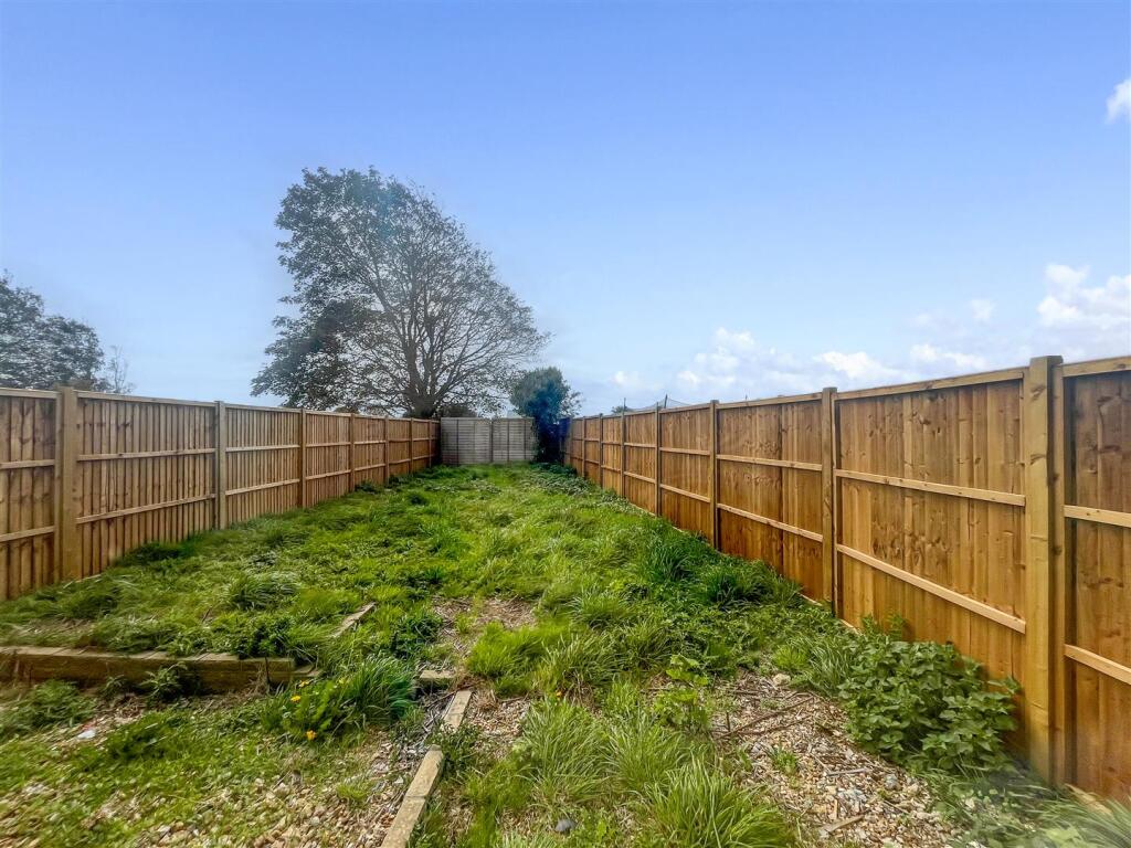 32 Gosden Road