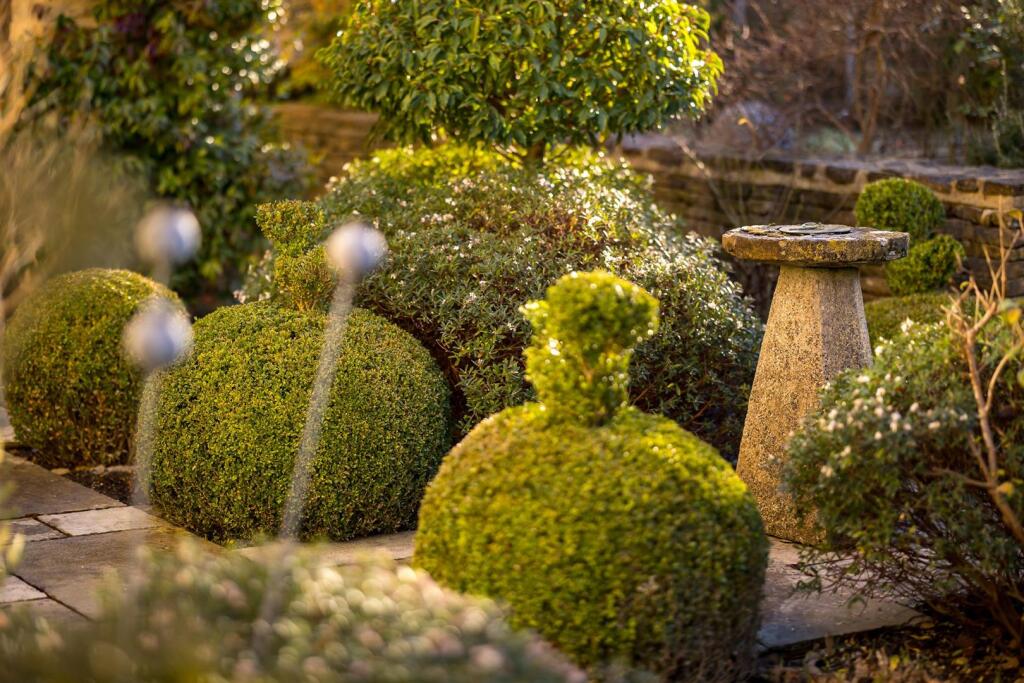 59 - Dovecote Cottage - GL7 5NG - Web.jpg