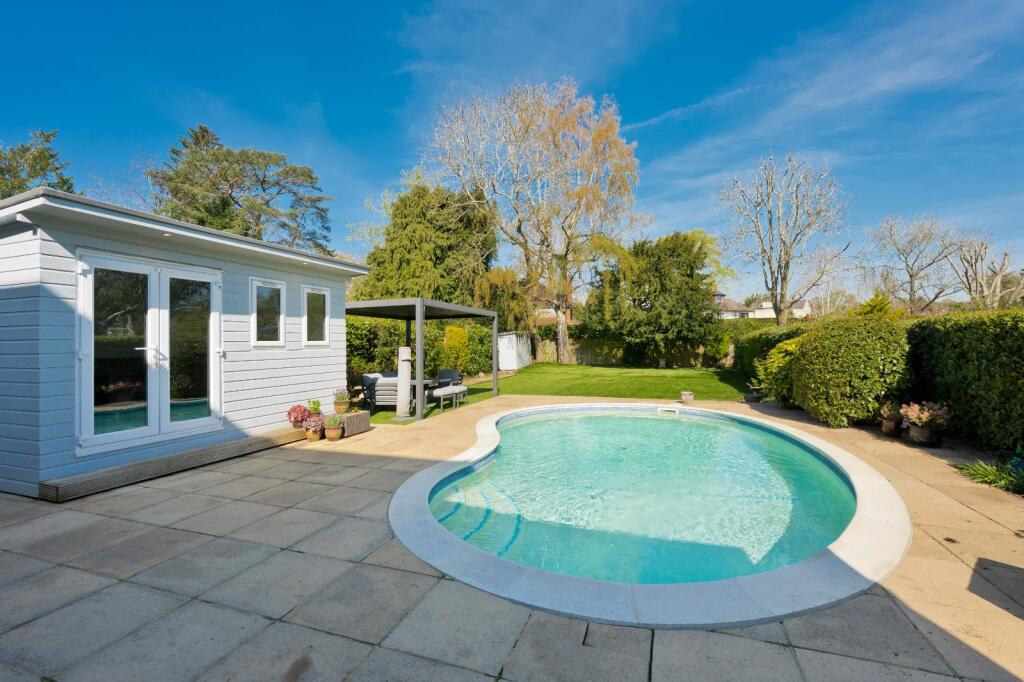 Garden/Swimming Pool