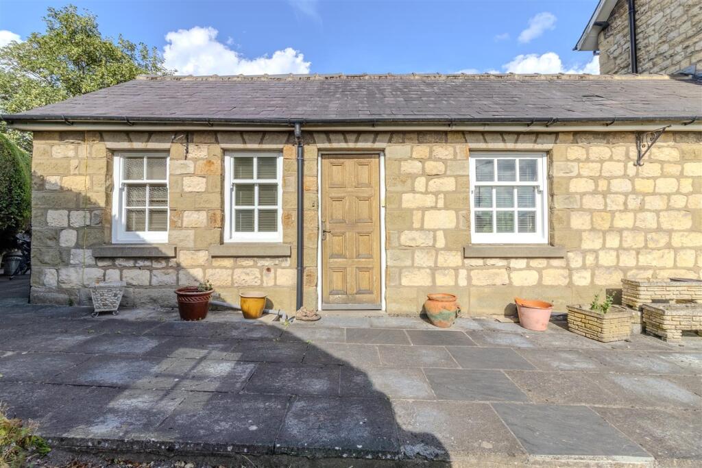 Cliffe House (34 of 36).jpg