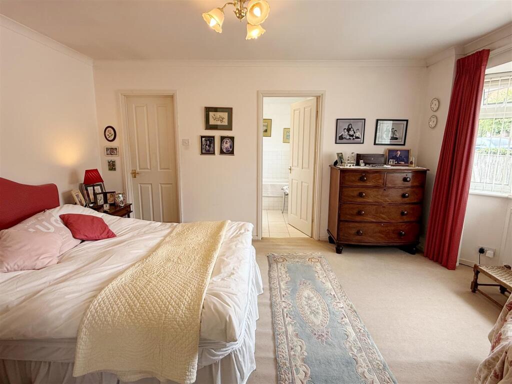 Bed 1.JPG