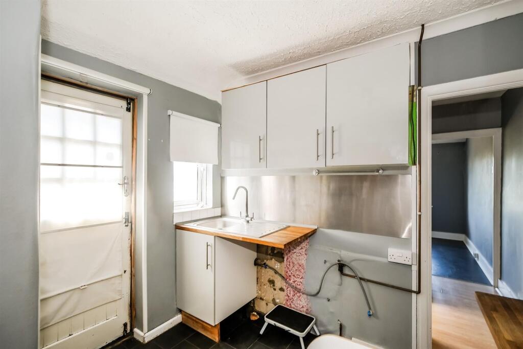 284 Hall Lane-8_web.jpg