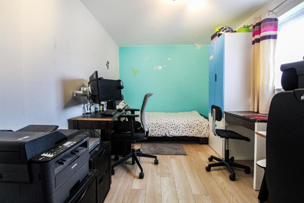 bed 2.jpg