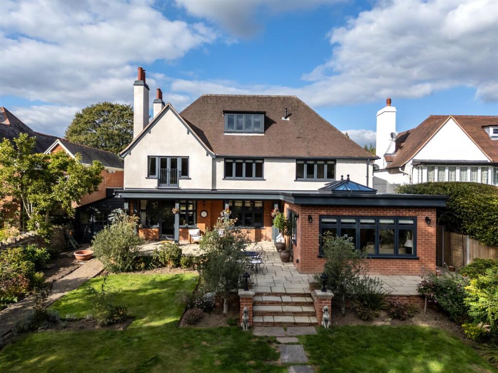 Exterior &amp; Gardens