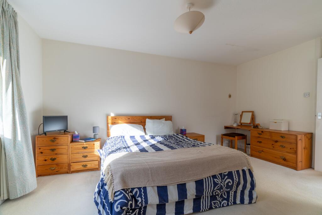 Alhamra, Widford Road, Much Hadham, Hertfordshire, SG10 6AT